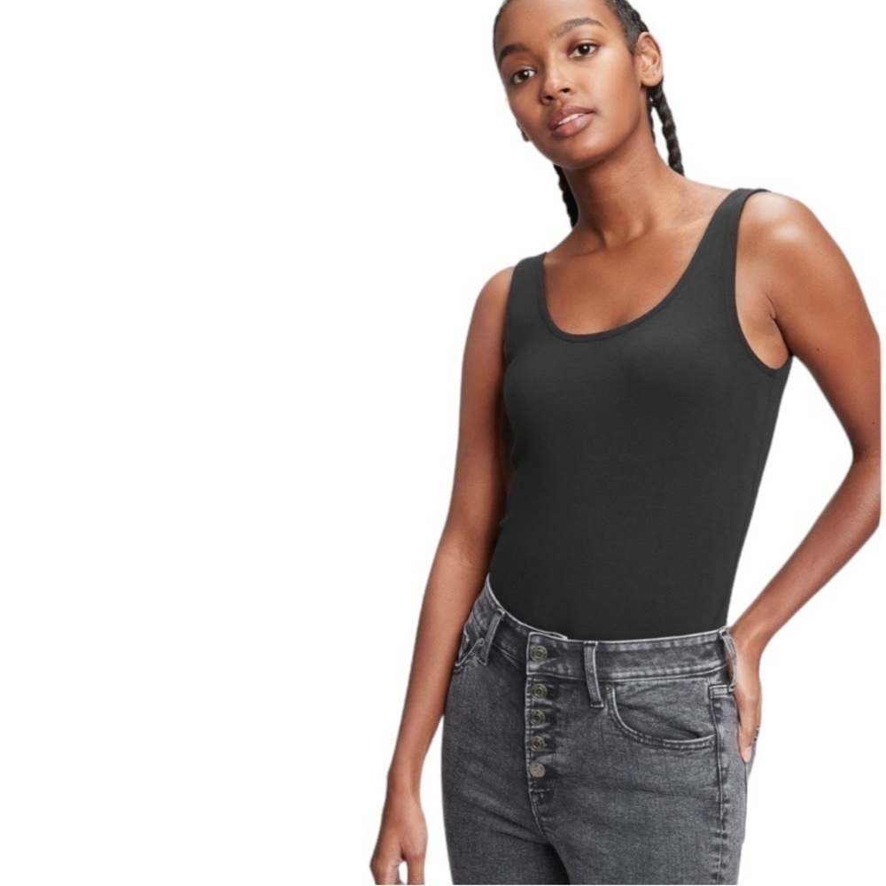 GAP Scoop Neck Sleeveless Bodysuit in Black Size M